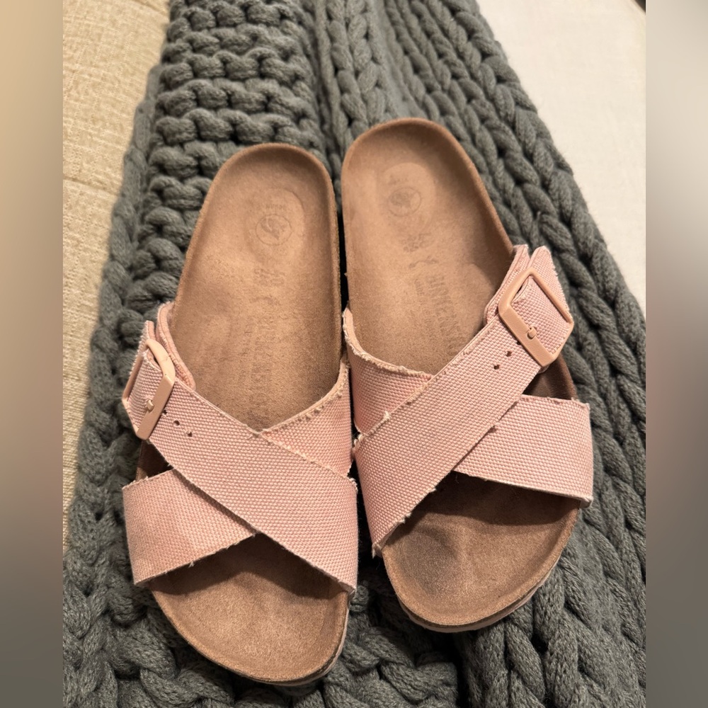 Women’s Birkenstock Siena Vegan Sandals Size 9 pink